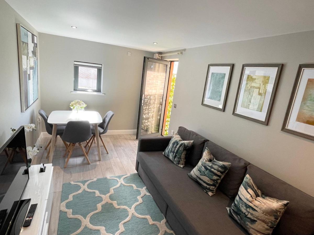Urban Living'S - The Wesley Beautiful City Centre Apartment With Balcony Oxford Exterior foto